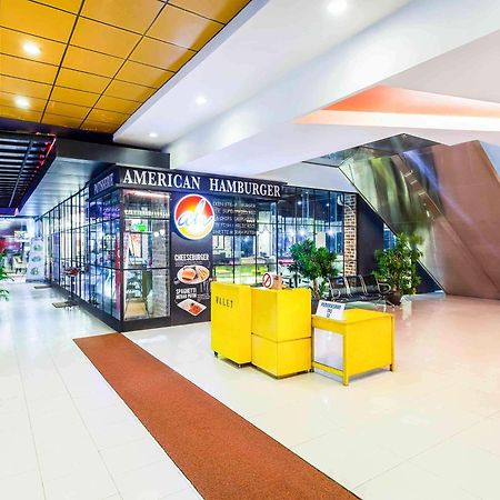 Ibis Budget Jakarta Cikini Esterno foto