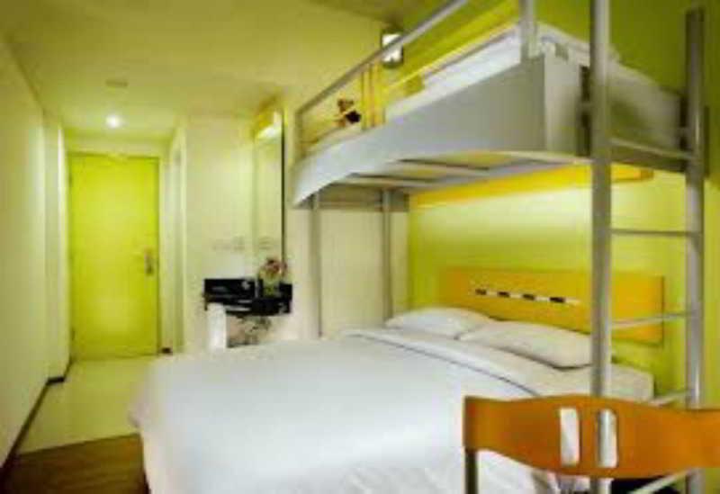 Ibis Budget Jakarta Cikini Esterno foto