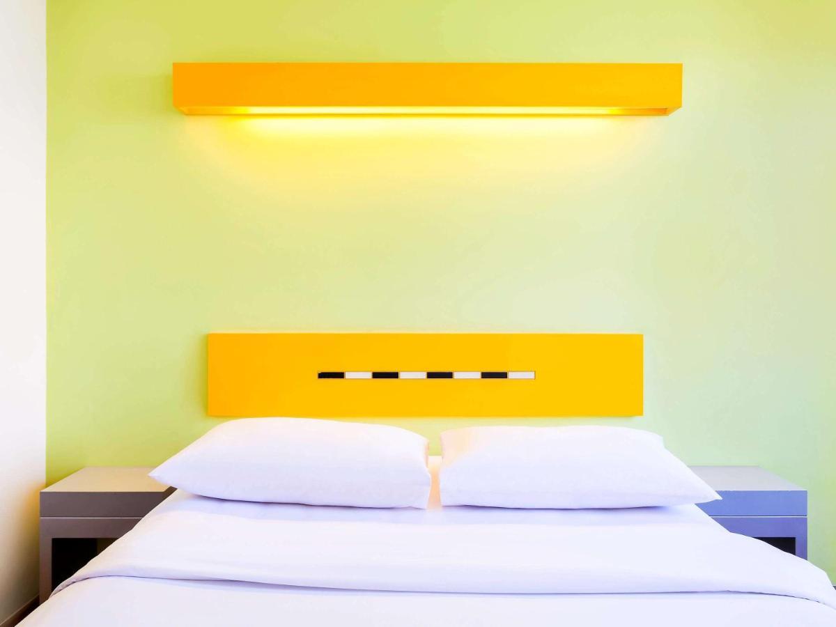 Ibis Budget Jakarta Cikini Esterno foto