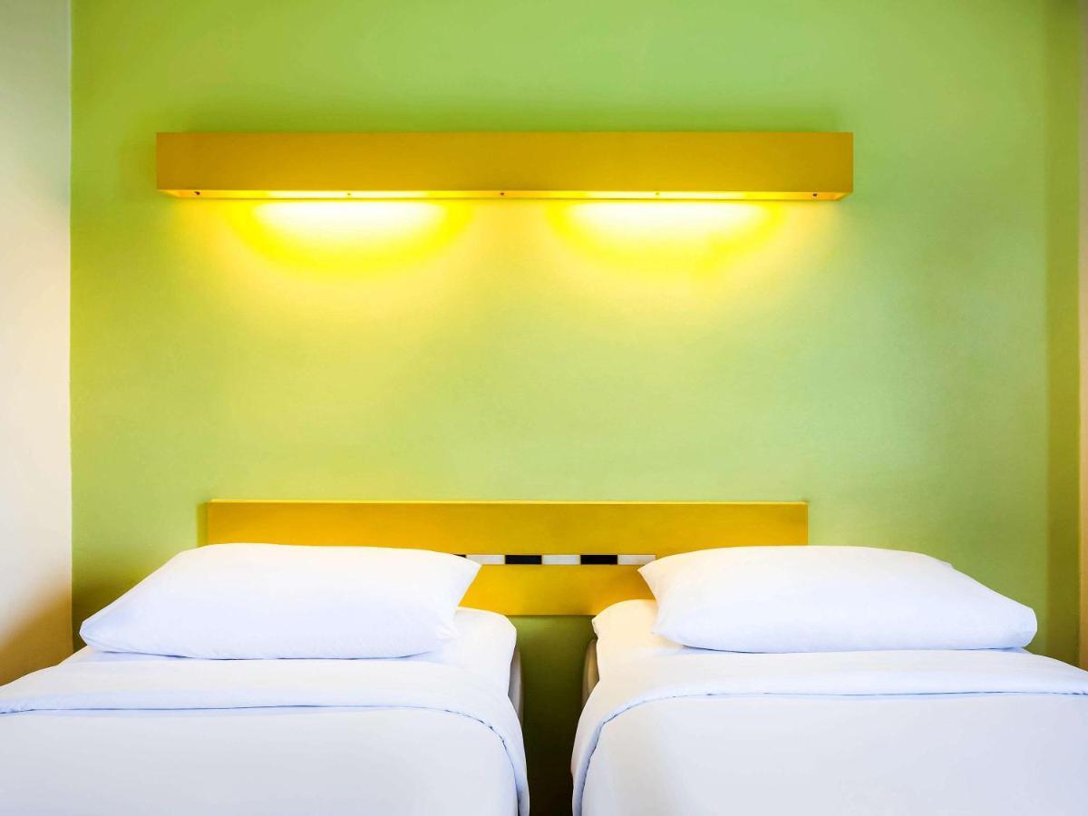 Ibis Budget Jakarta Cikini Esterno foto
