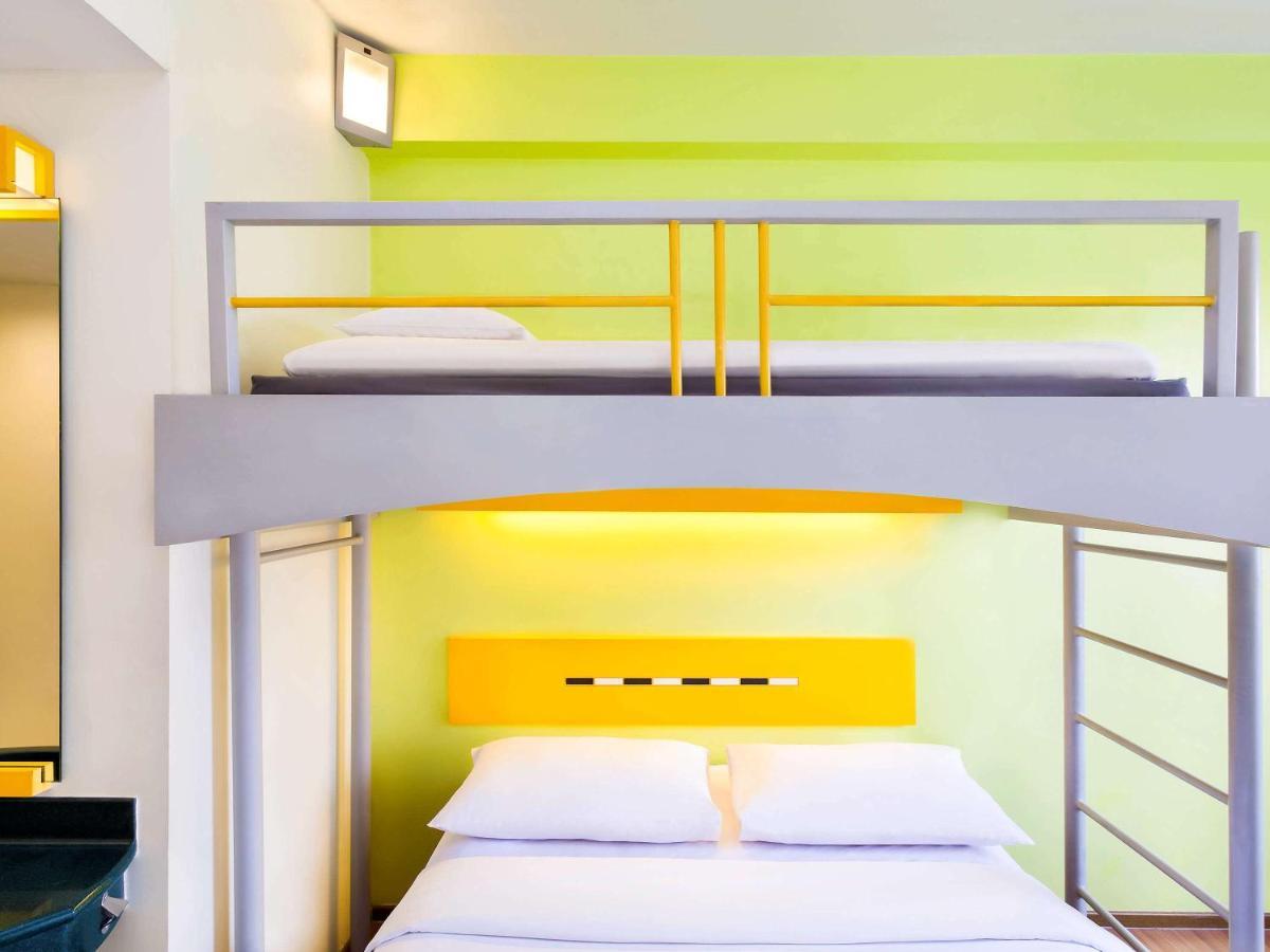 Ibis Budget Jakarta Cikini Esterno foto