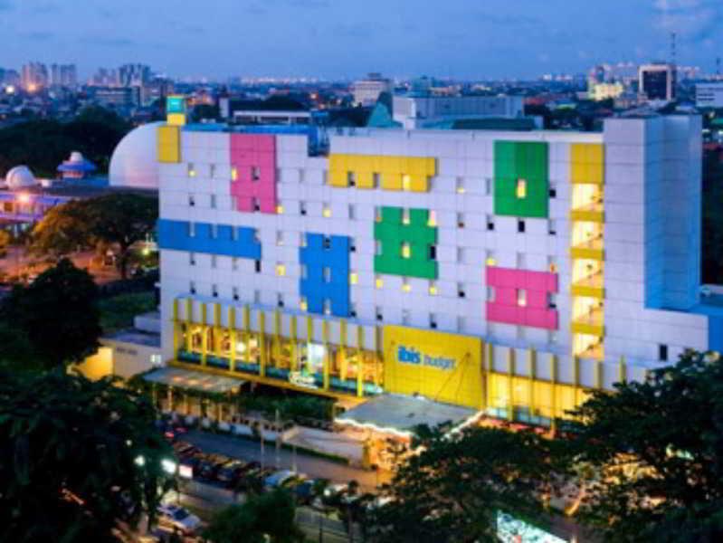 Ibis Budget Jakarta Cikini Esterno foto